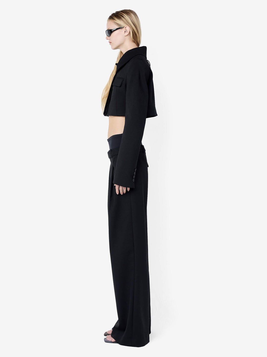 MIRREN CROPPED BLAZER - BLACK