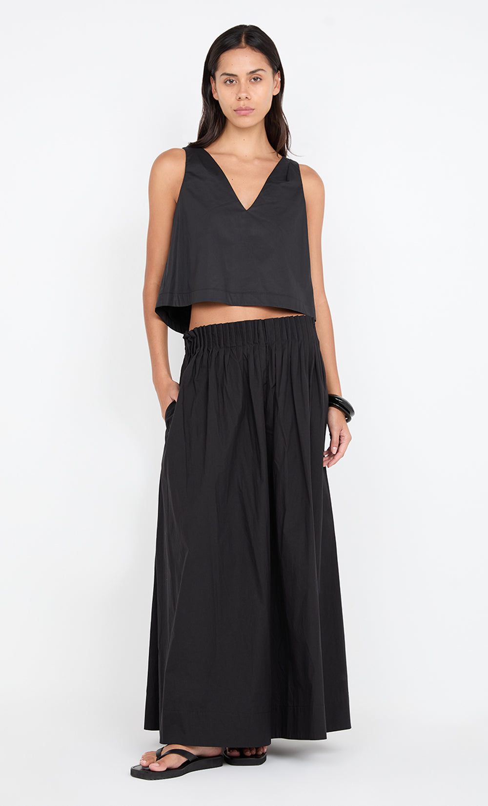 ALUCA V NECK TOP - BLACK